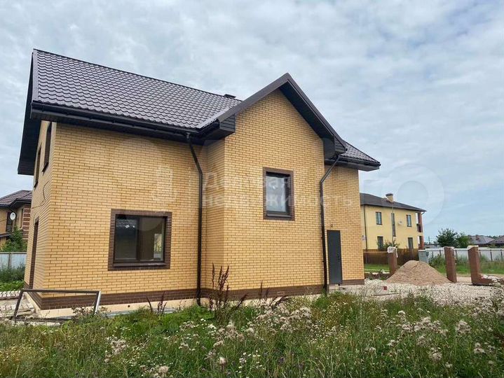 Коттедж 170 м² на участке 7 сот.