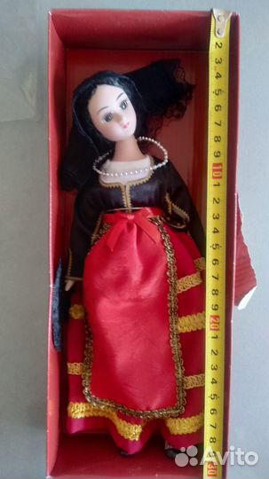 Куклы в костюмах народов мира