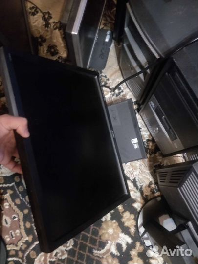 Мониторы и системные блоки