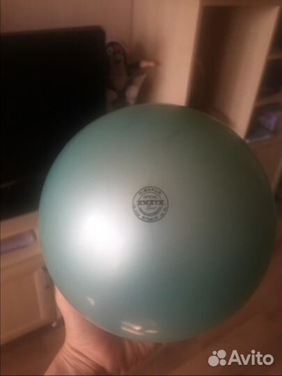 Продаю гимнастический мяч, булавы
