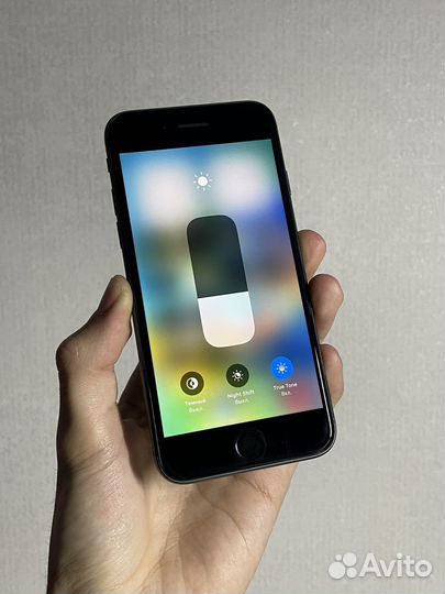 iPhone 8, 64 ГБ