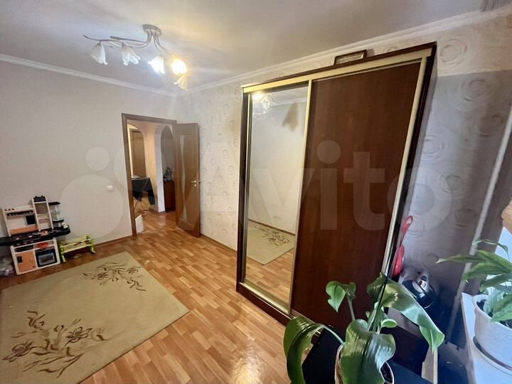 4-к. квартира, 80 м², 3/9 эт.