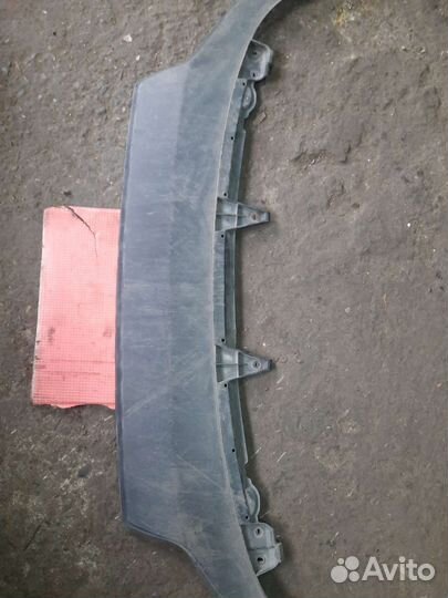 Губа переднего бампера Фольксваген джетта 6