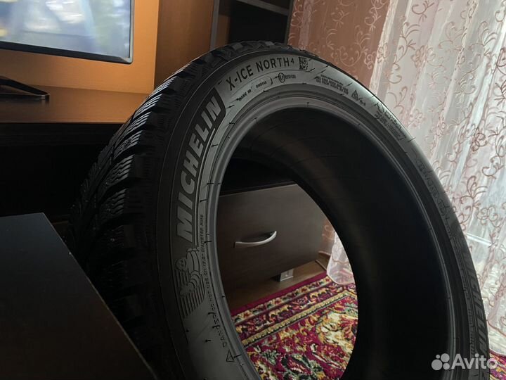Michelin X-Ice North 4 215/50 R17