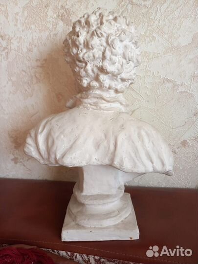 Нина Нисс Гольдман. Бюст Пушкина. Гипс, 35 см