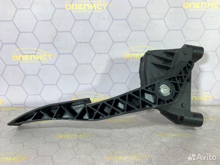 Педаль газа Opel Astra H Z16XEP 2006