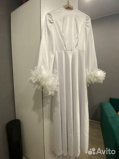 Платье на никах