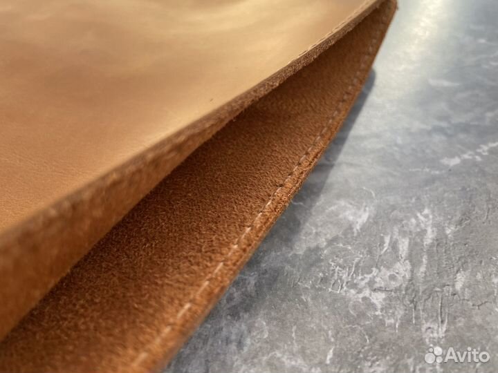 Кожаный чехол MacBook 13 с вертикальной загрузкой