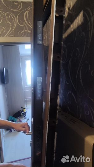 Дверь входная деревянная бу