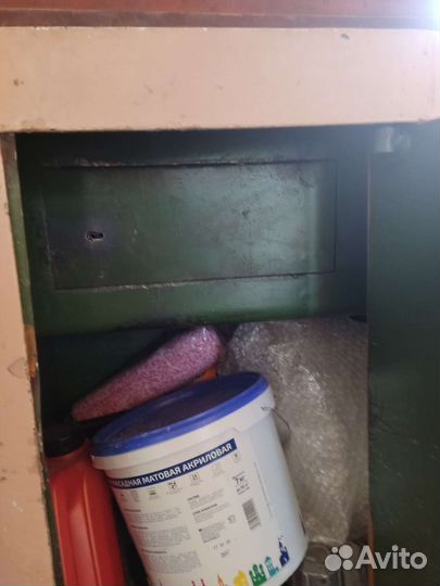 Сейф металлический