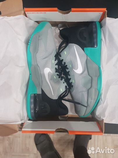 Кроссовки Nike