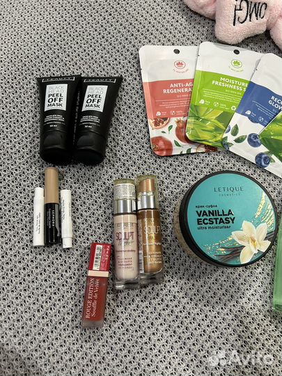 Пакет уходовой и декоротивной косметики