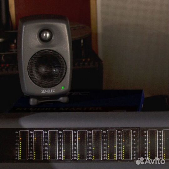 Студийный монитор Genelec 8010AP