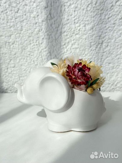 Композиция слоник с сухоцветами