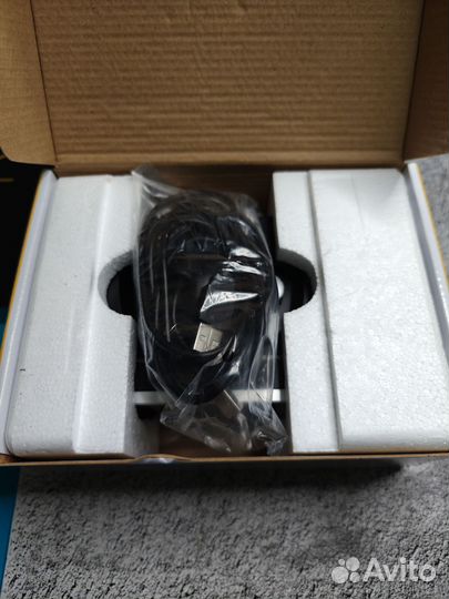 Звуковая карта Behringer um2