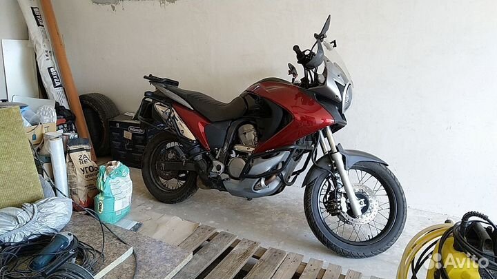 Honda Transalp 700