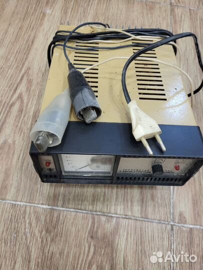 Зарядное устройство для автомобильного аккумулятор