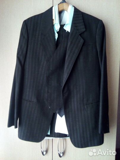 Костюм тройка