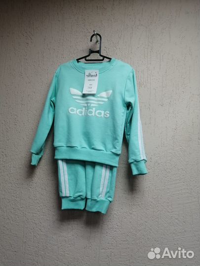 Спортивный костюм adidas