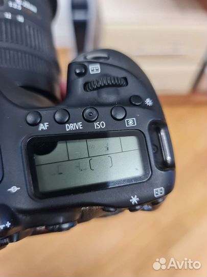 Зеркальный фотоаппарат Canon 80D