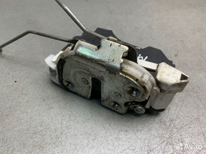 Замок двери передний правый Mitsubishi Lancer 9