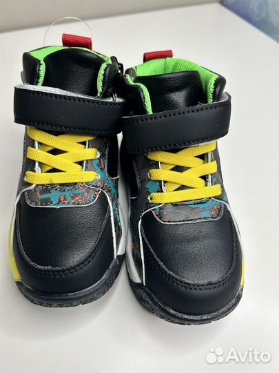 Ботинки демисезонные для мальчика, новые