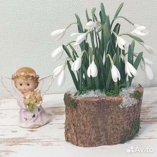 Подснежники из фоамирана в пеньке