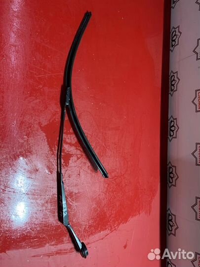 Поводок стеклоочистителя правый Ford Focus 3 2013