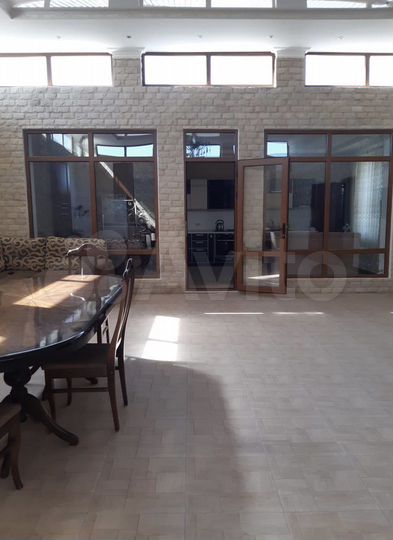 Дом 263 м² на участке 6 сот.