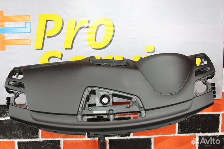 Торпедо Audi Q5 панель приборов