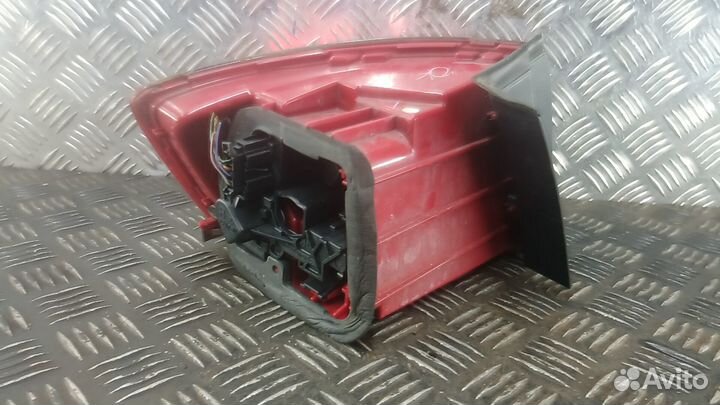 Б/У Б/У Фонарь задний правый 5C6945096E VAG