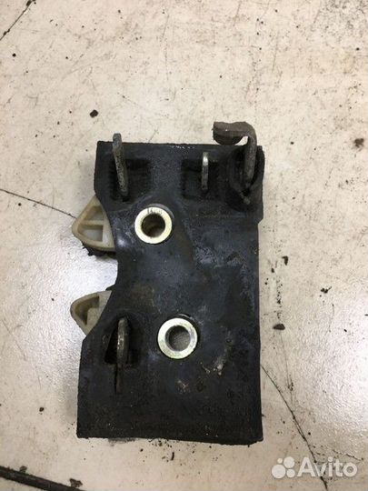 Замок двери задней левой Audi 80