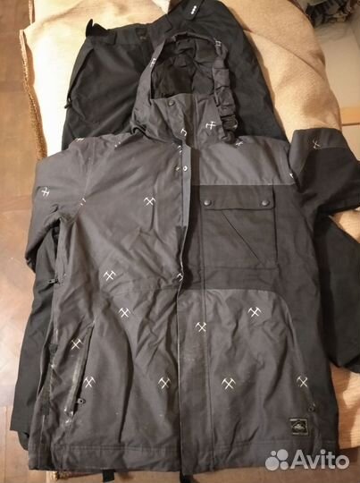 Сноубордический костюм