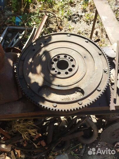Маховик на маз