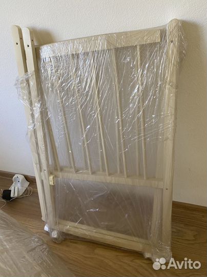 Продам детскую кроватку почти новая