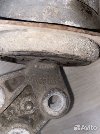 Опора двс левая Saab 9-3, Cadillac BLS 2006