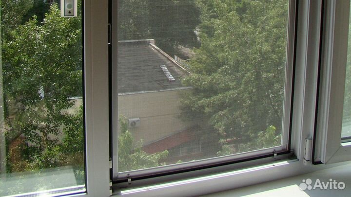 Москитные сетки на двери