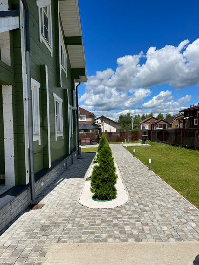 Коттедж 200 м² на участке 10 сот.