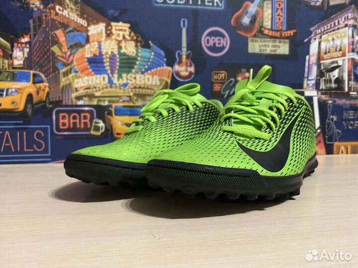 Футбольные бутсы