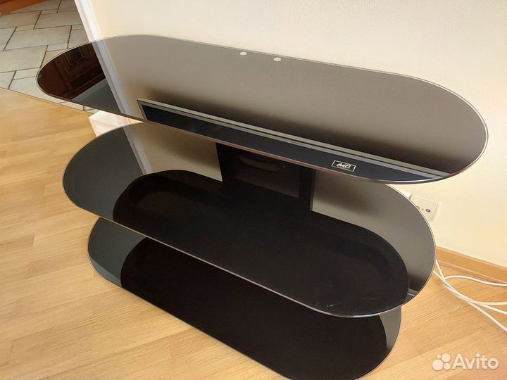 Стеклянная тумба под тв