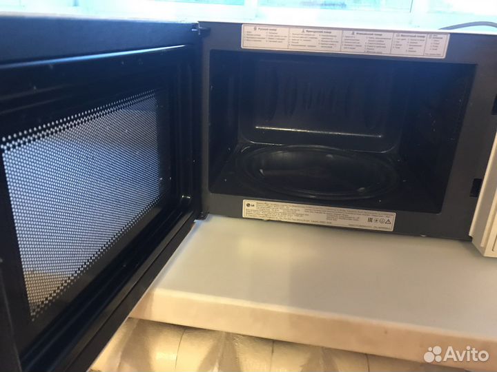 Микроволновая печь LG ms2042DY