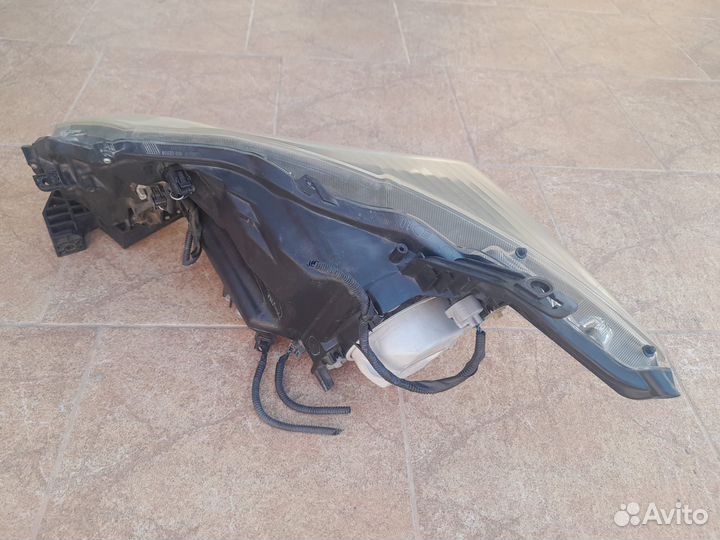 Фара передняя правая honda freed