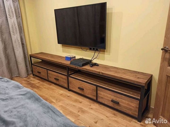 Тумба под телевизор с ящиками