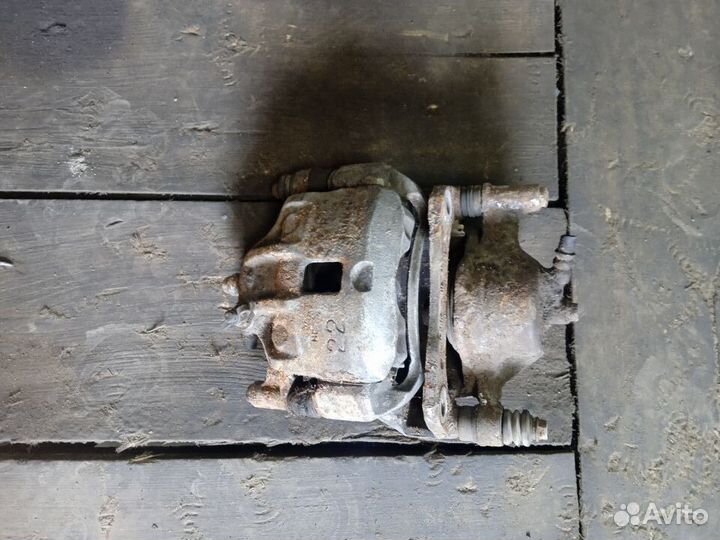 Суппорта передние Hyundai Accent (Хендай Акцент)