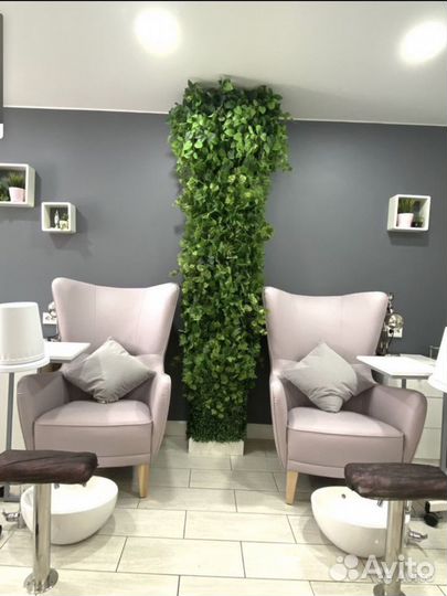 Администратор в студию маникюра