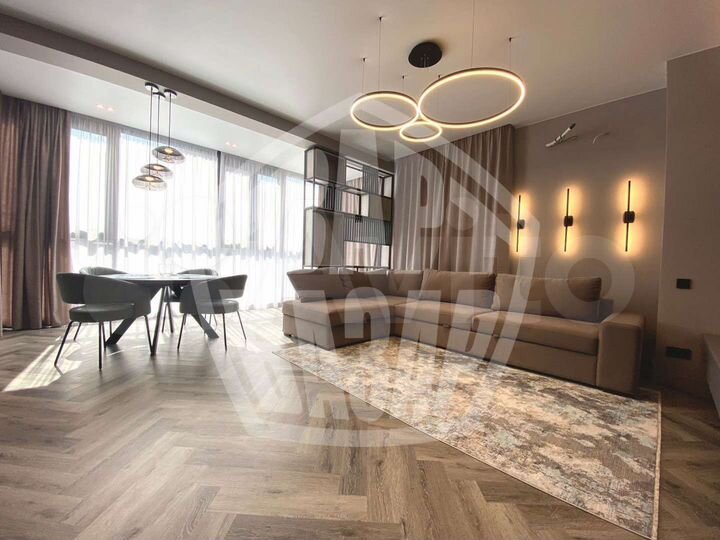 2-к. квартира, 100 м², 5/7 эт.