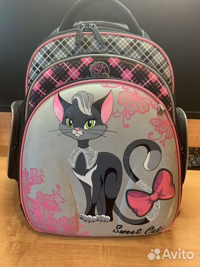 Школьный рюкзак с ортопежической спинкой