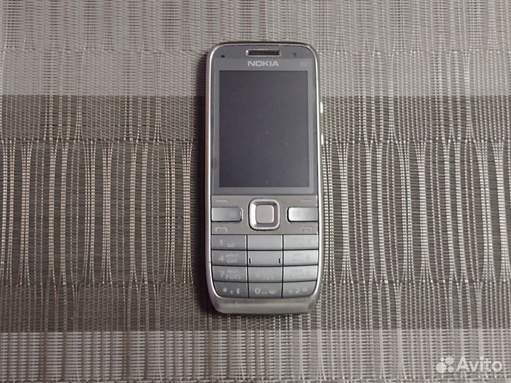 Nokia E52