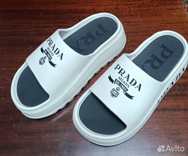 Шлепанцы женские