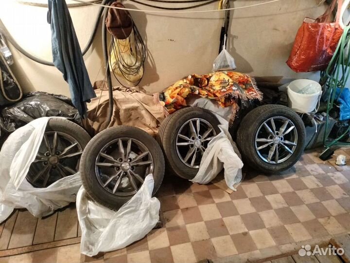 Yokohama BluEarth-GT AE-51 215/60 R16 99V